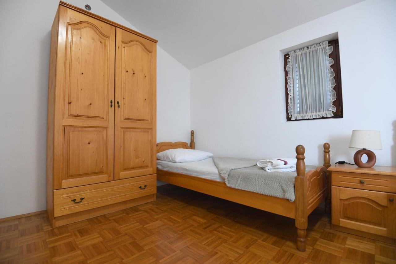 Apartmani Erna Pasman Exterior photo