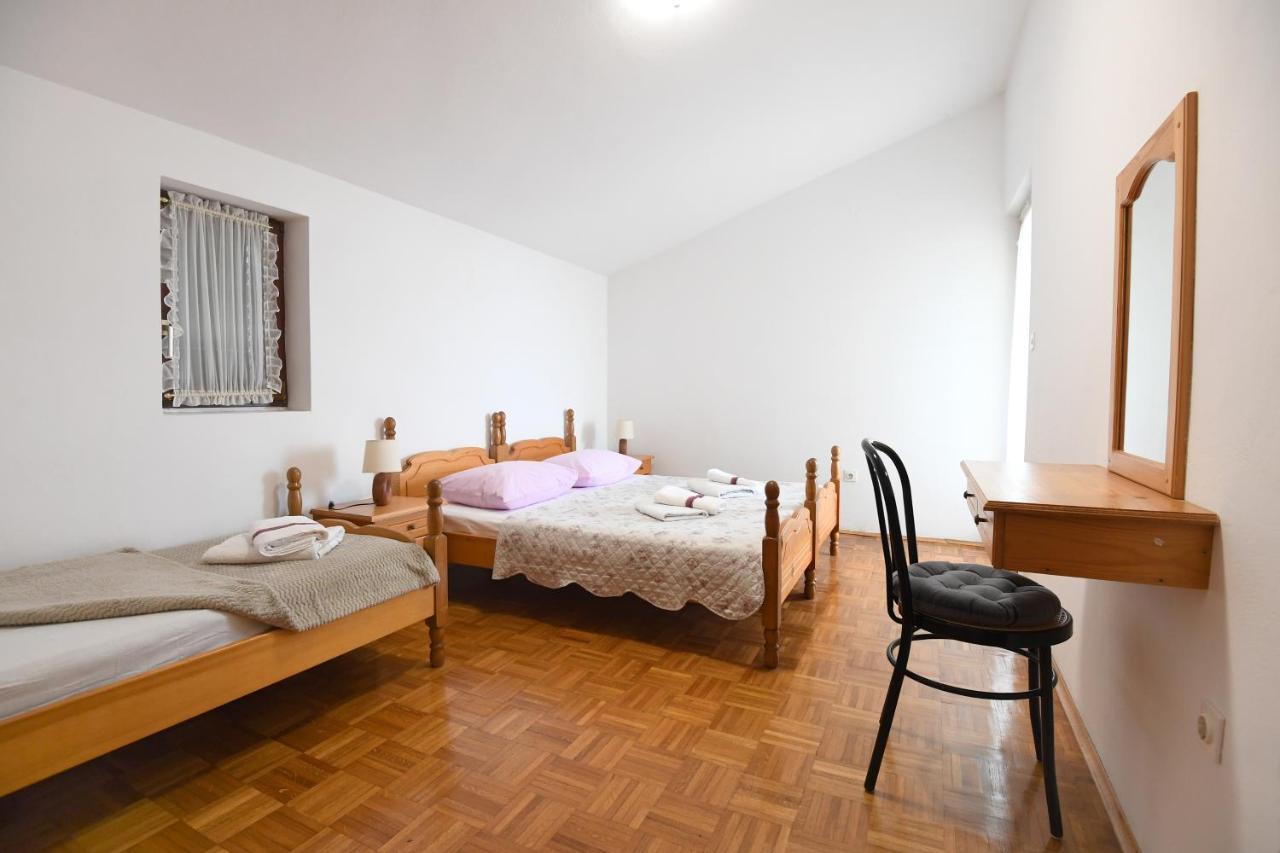 Apartmani Erna Pasman Exterior photo
